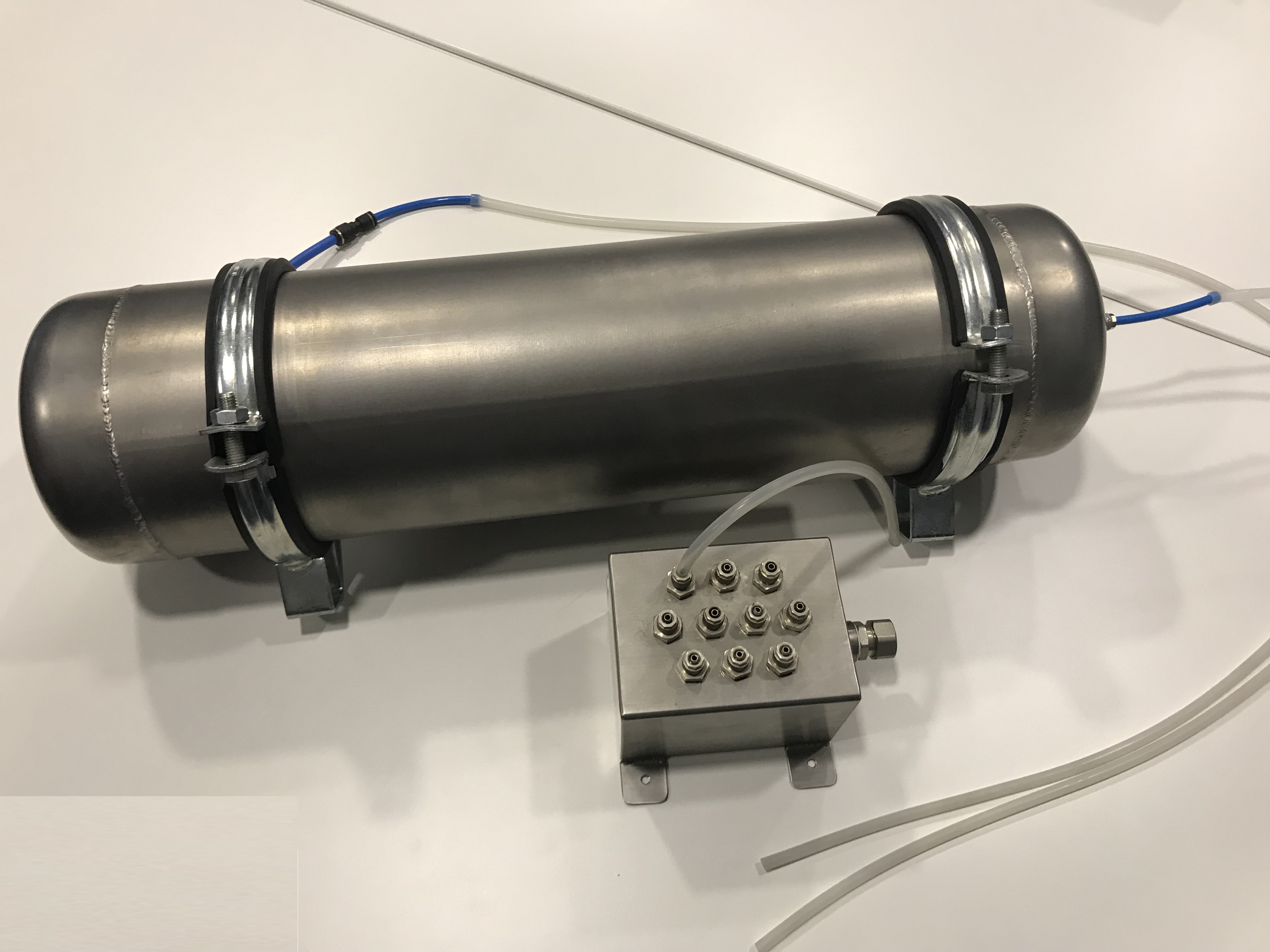 This RC module (resistance and capacitor) acts as delay element for stable reference from atmosphere.